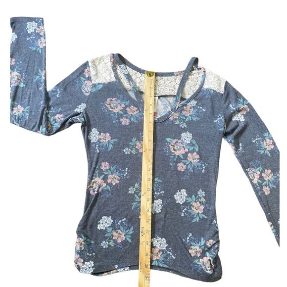 No boundaries Long sleeve Shirt, Size M, color blue. - Picture 2 of 5